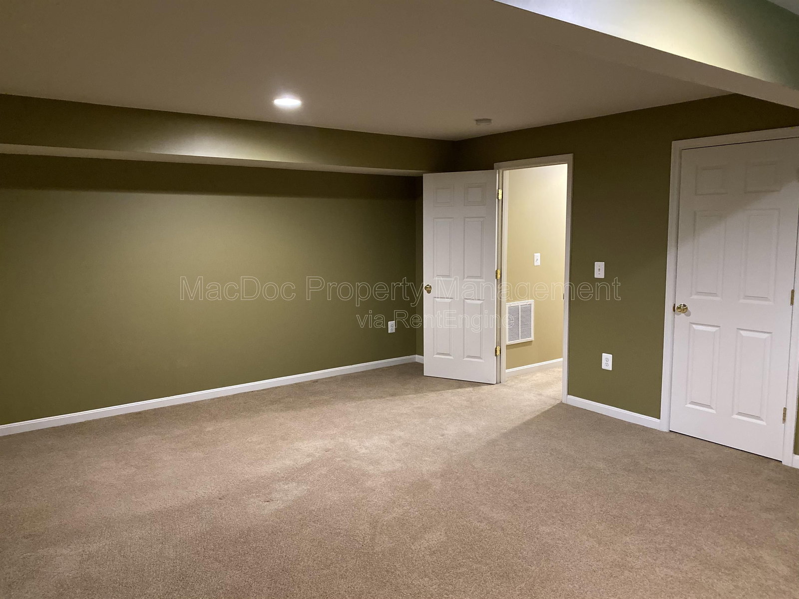 Gallery Image 64