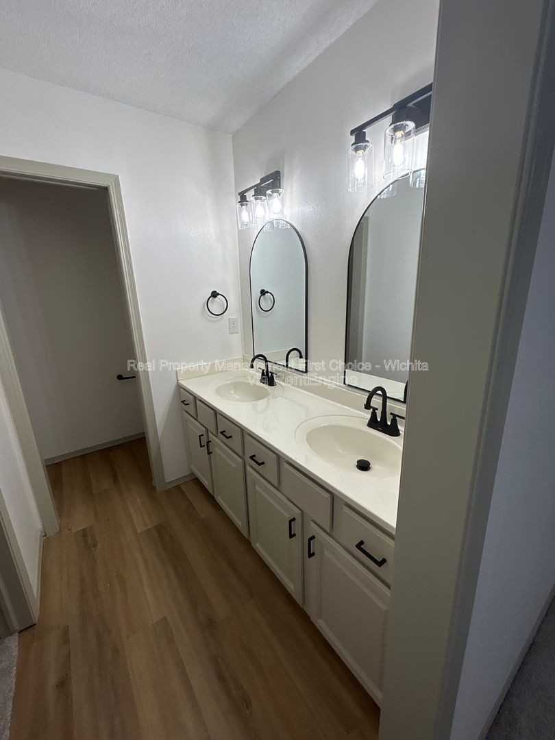 Gallery Image 19
