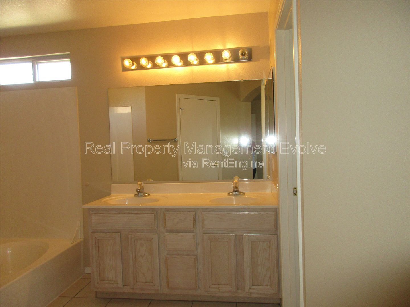Gallery Image 15