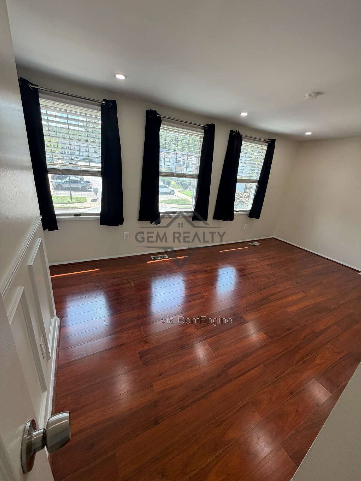 Gallery Image 16
