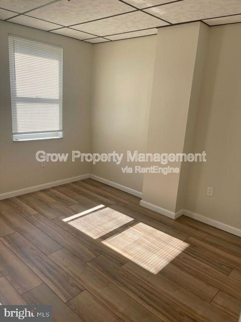 Gallery Image 16