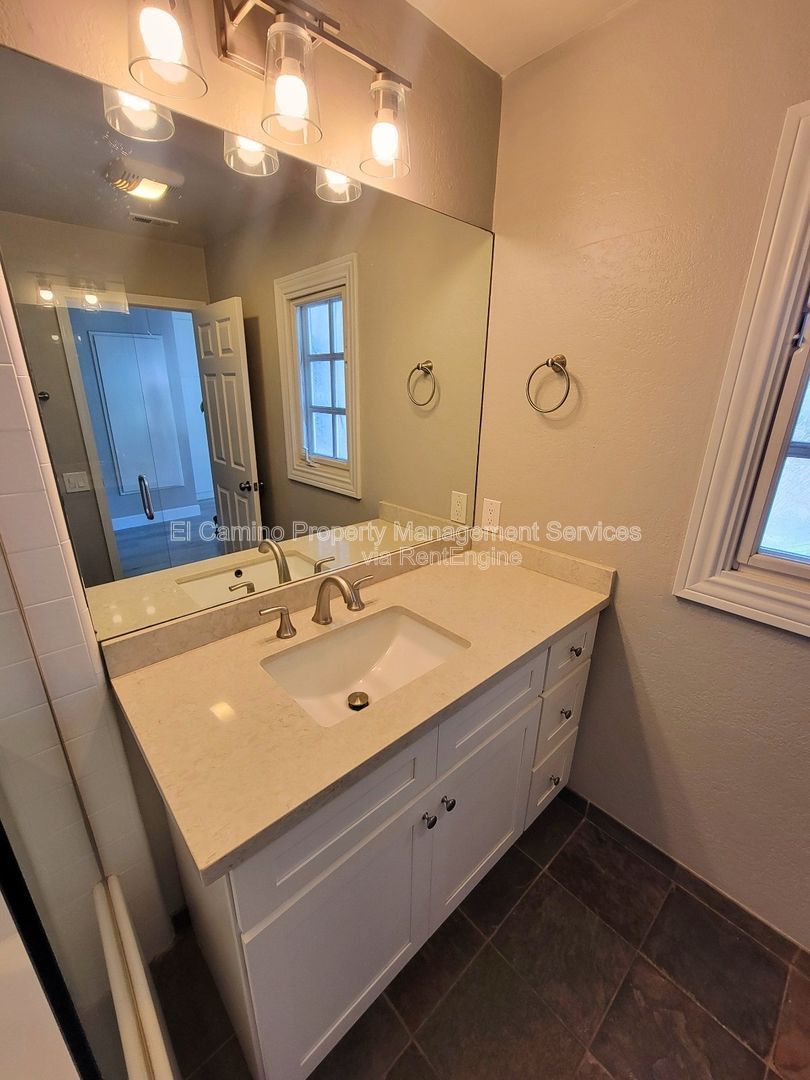 Gallery Image 37