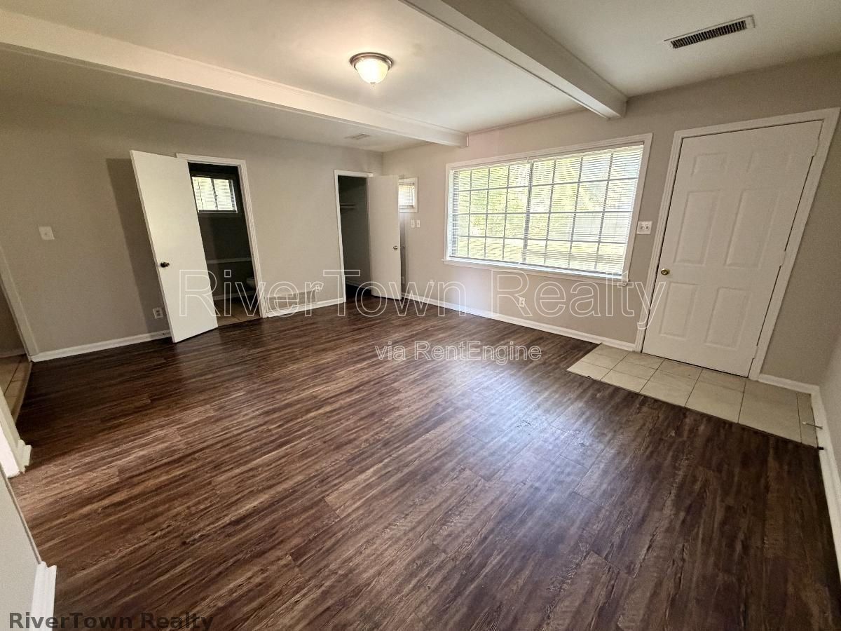 Gallery Image 33