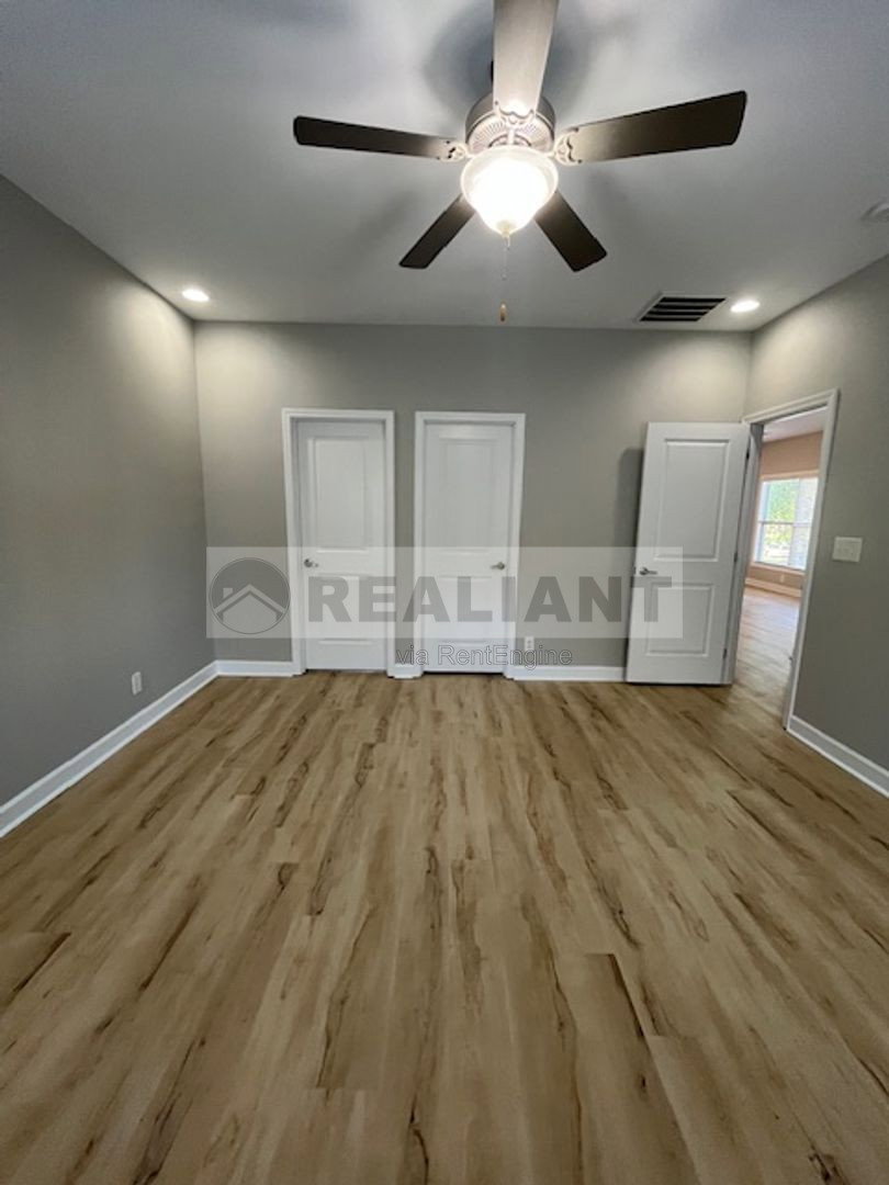 Gallery Image 16