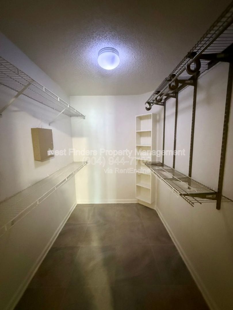 Gallery Image 16