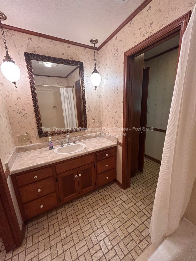 Gallery Image 37