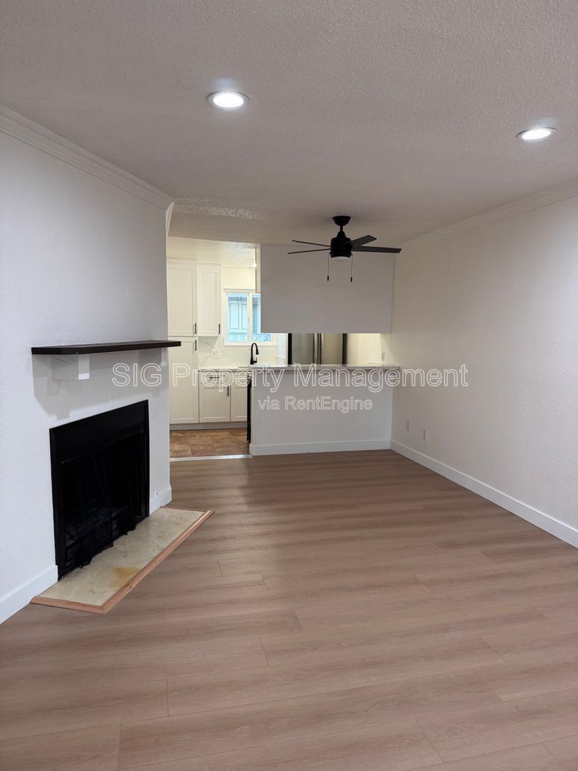 Gallery Image 0