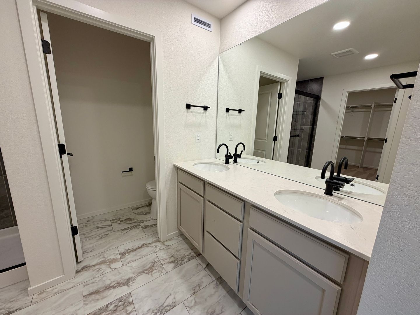 Gallery Image 31