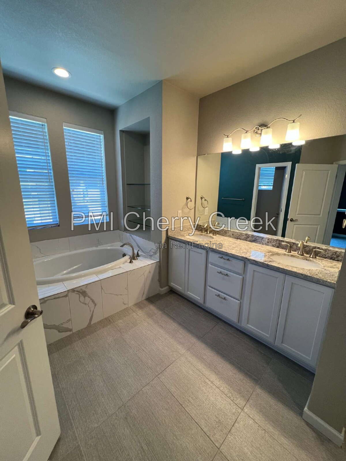 Gallery Image 17