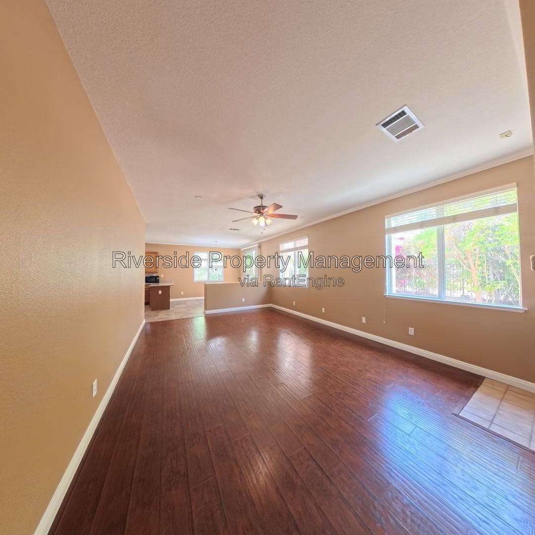 Gallery Image 18