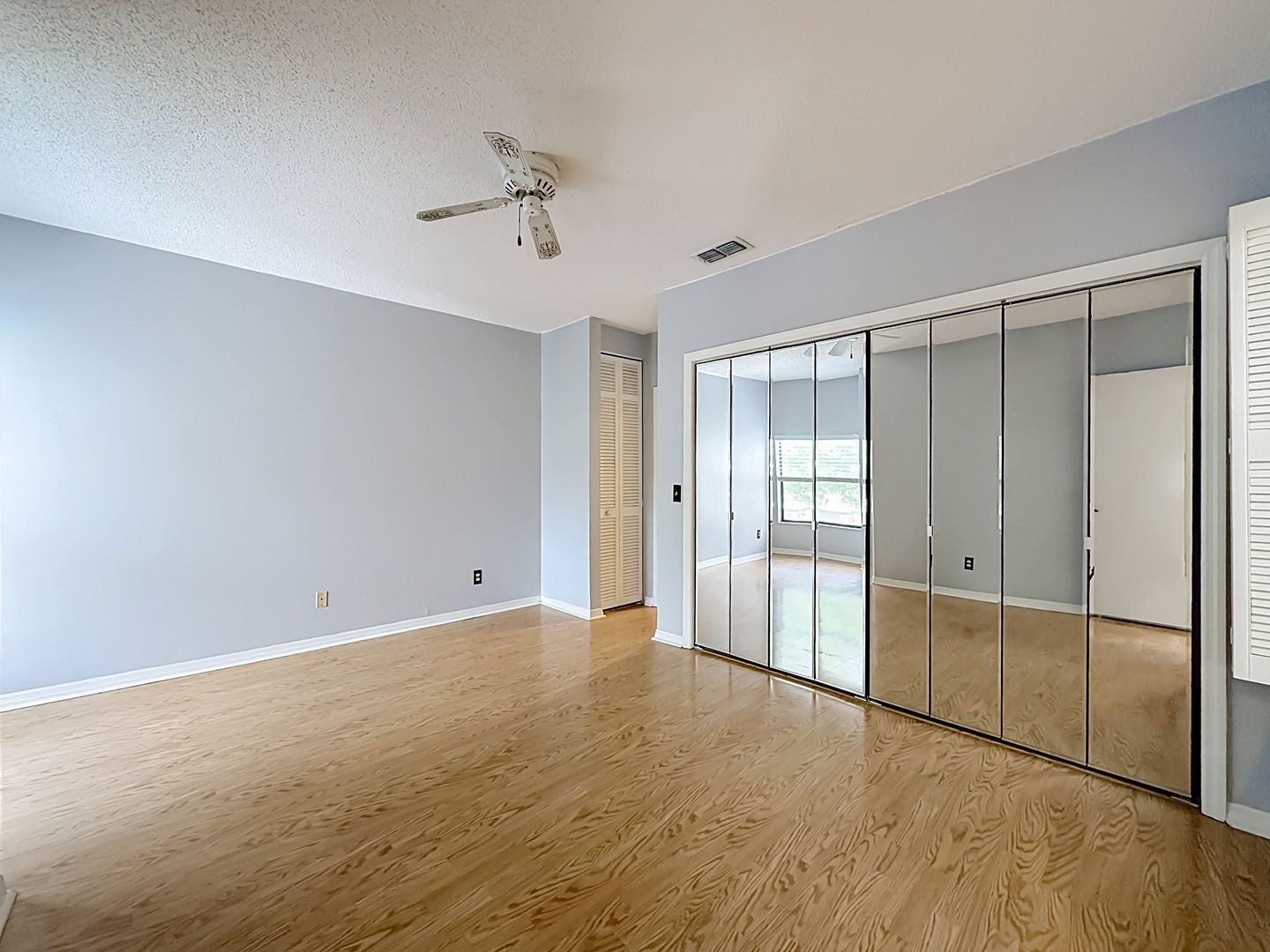 Gallery Image 19