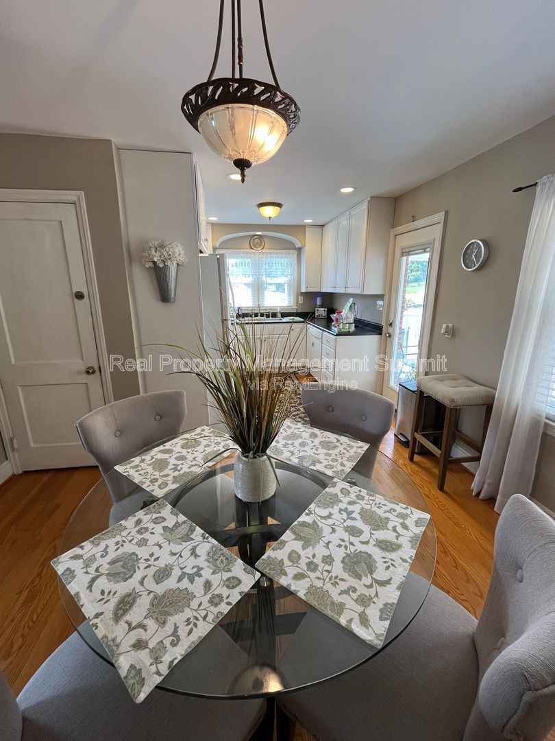 Gallery Image 16