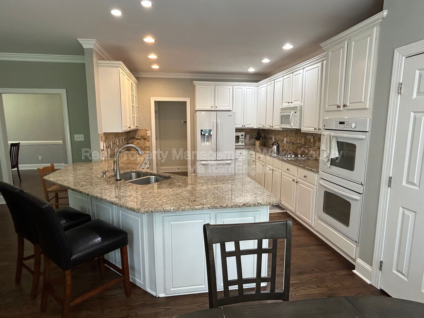 Gallery Image 13