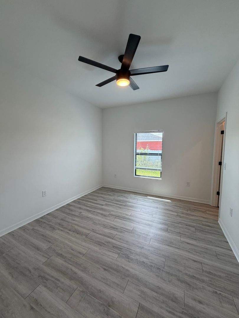 Gallery Image 16