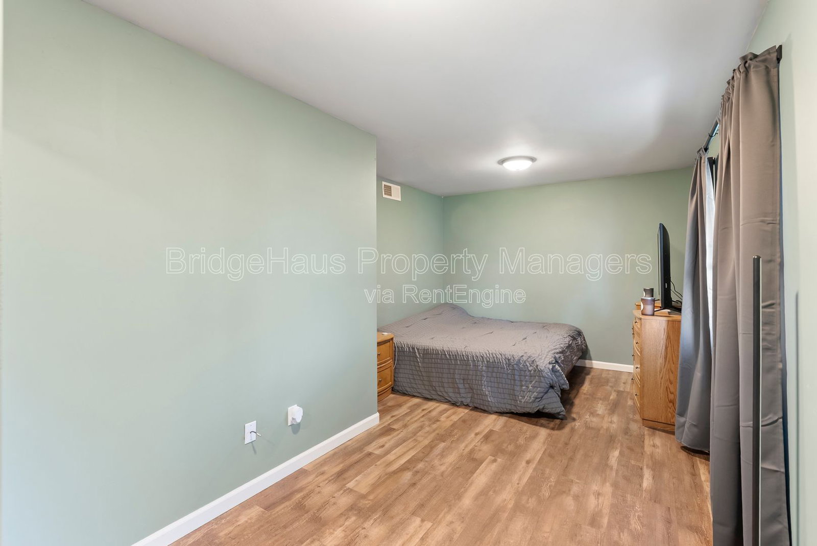 Gallery Image 14