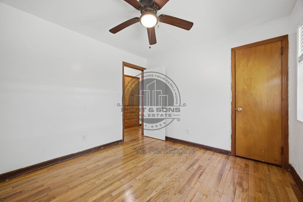 Gallery Image 16