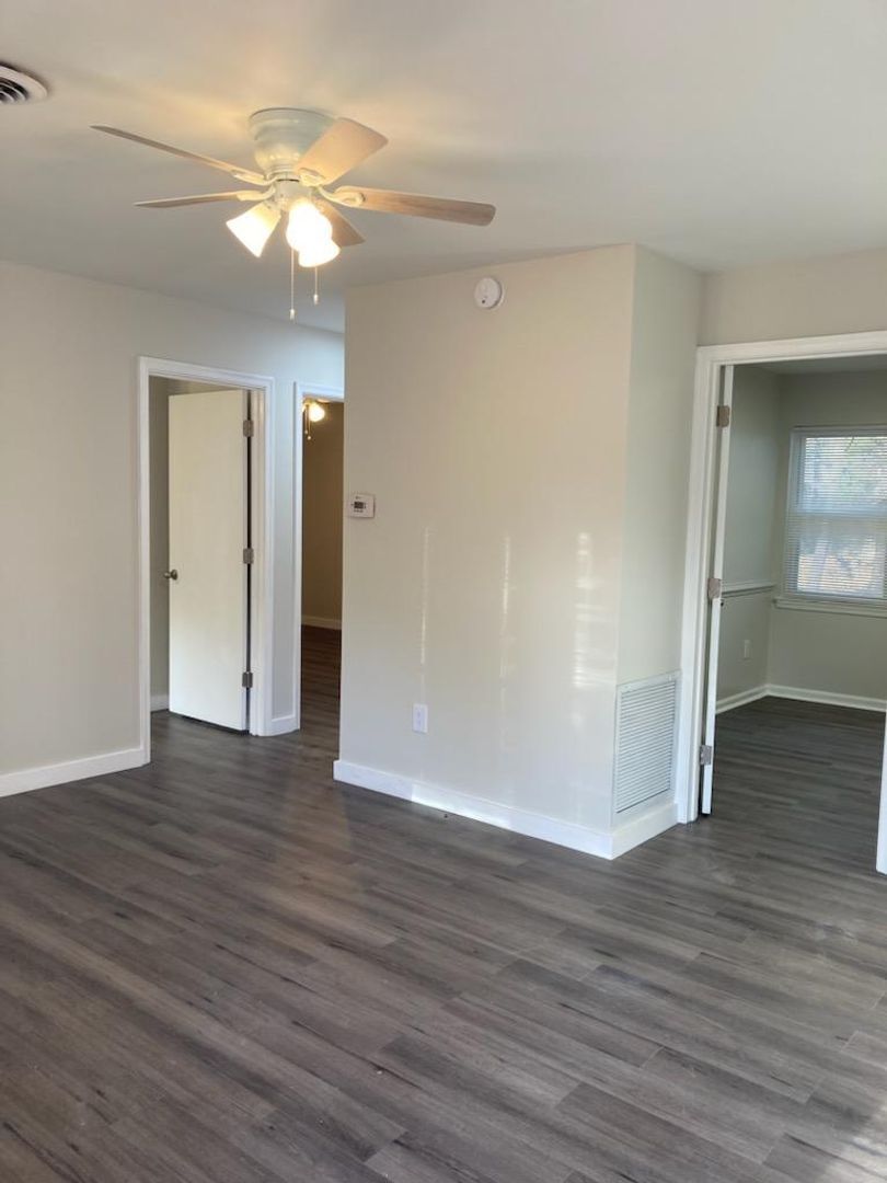 Gallery Image 0