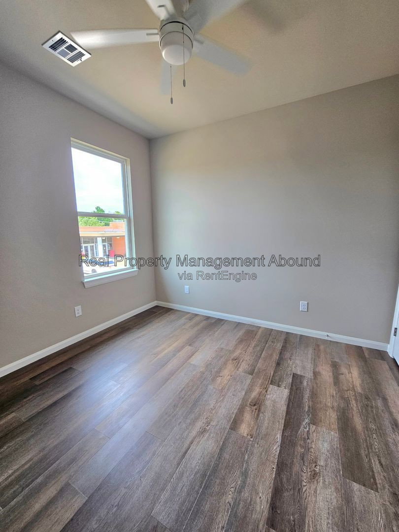Gallery Image 14