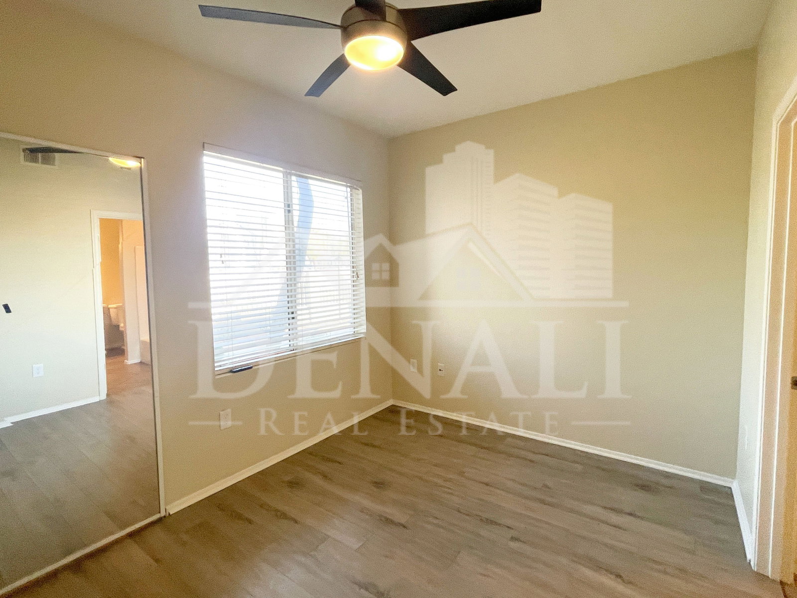 Gallery Image 17