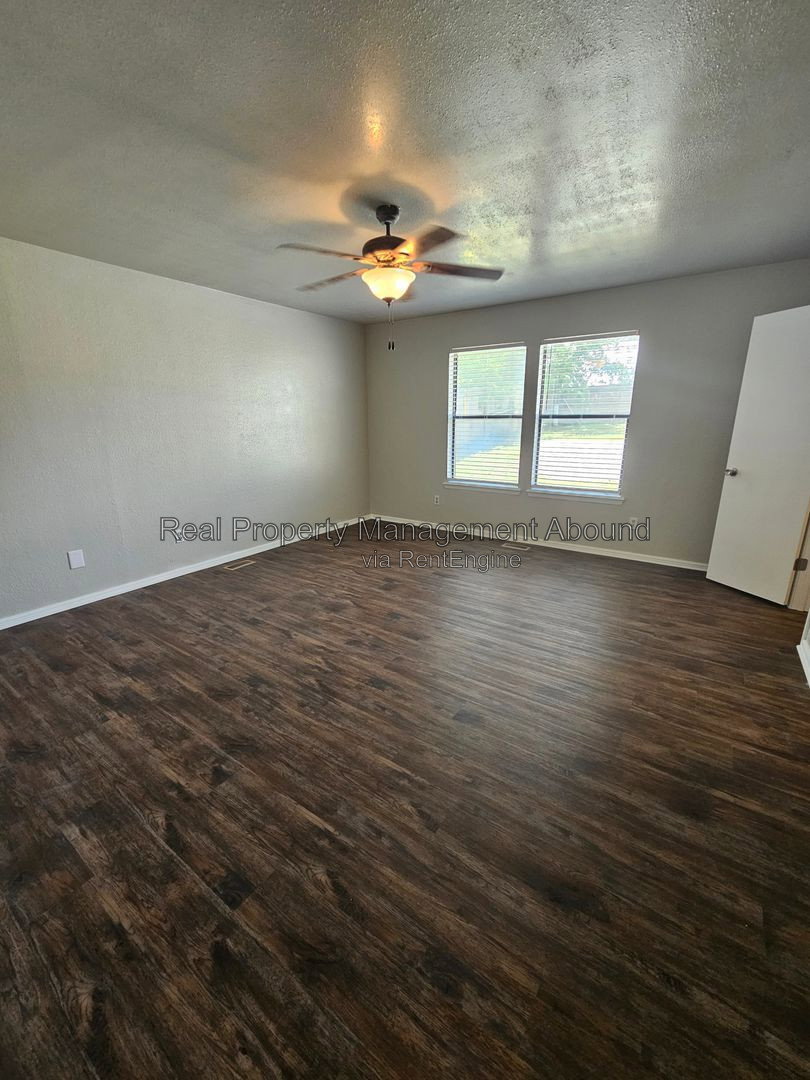 Gallery Image 15