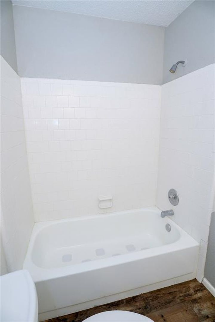 Gallery Image 16