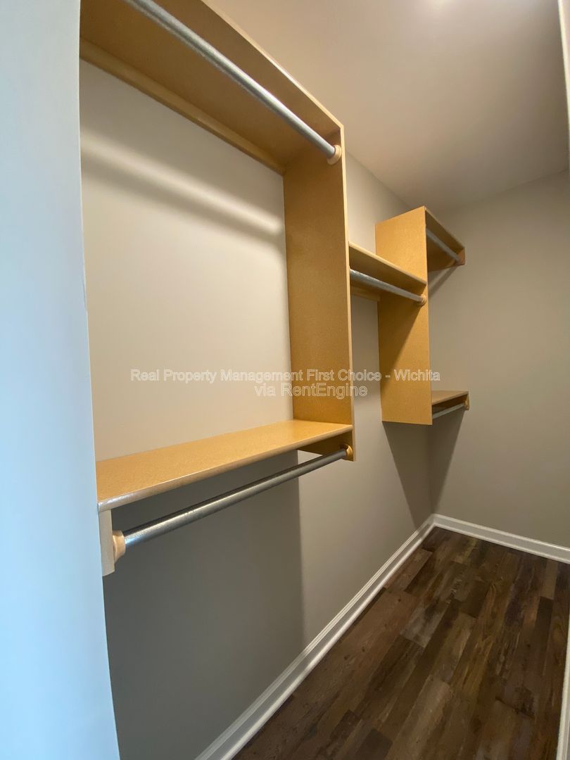 Gallery Image 16