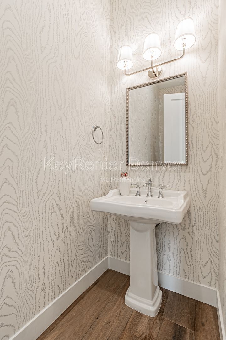 Gallery Image 60