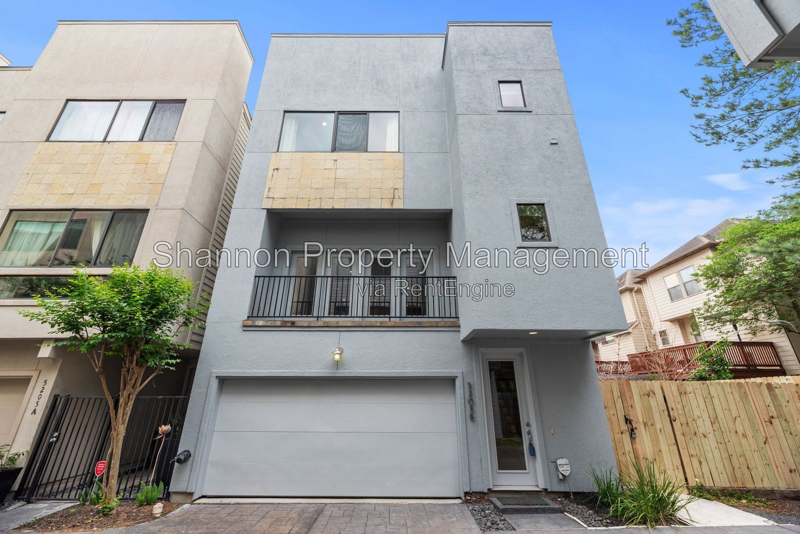 3 Bedroom Rental – 5205 Rose St. #B, Houston, TX 77007