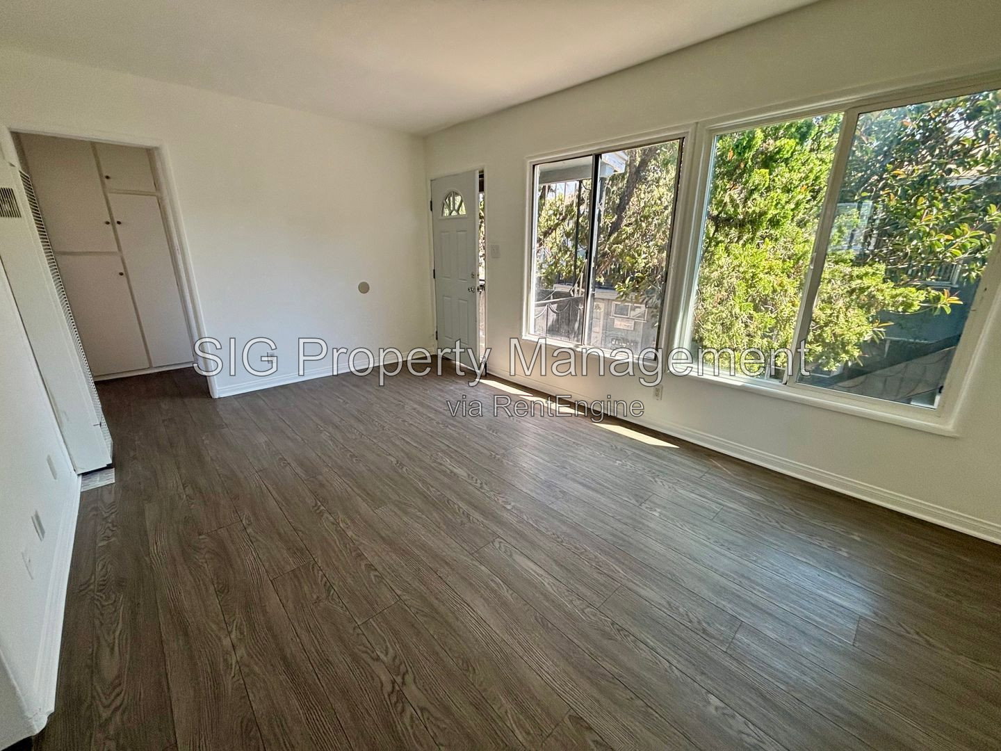 Gallery Image 0
