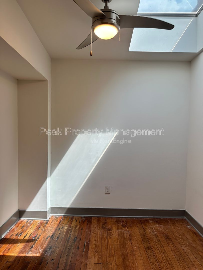 Gallery Image 0