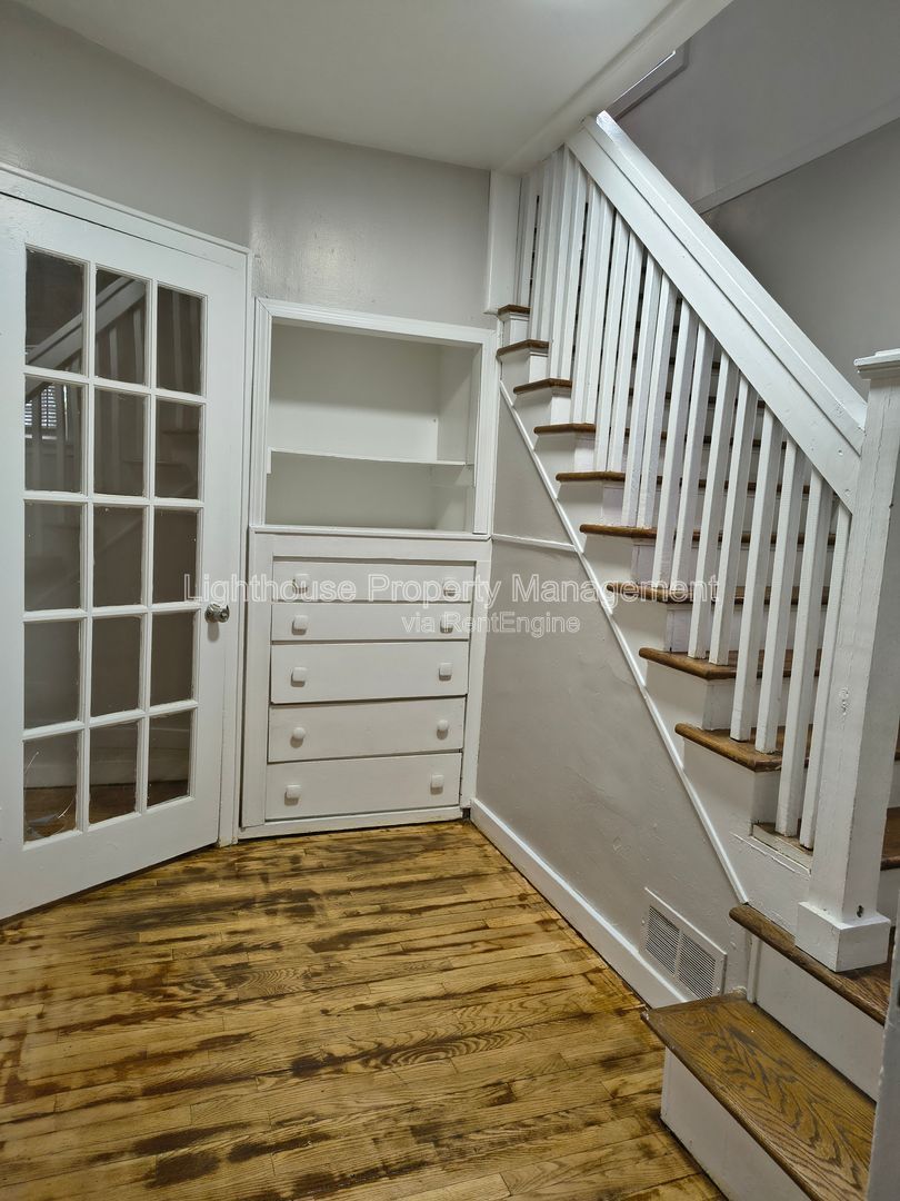 Gallery Image 16