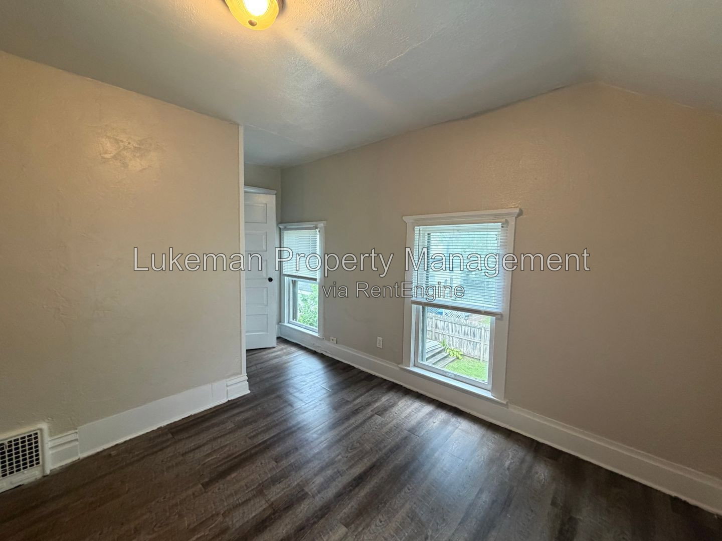 Gallery Image 0