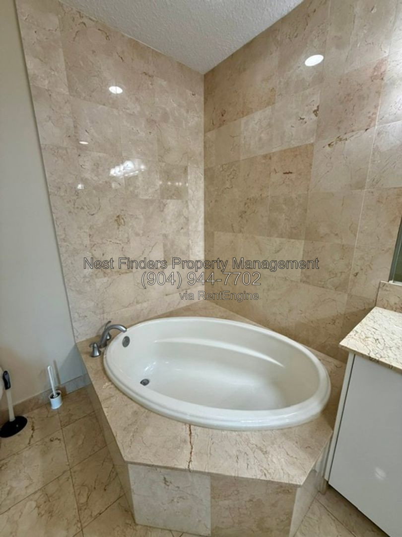 Gallery Image 15
