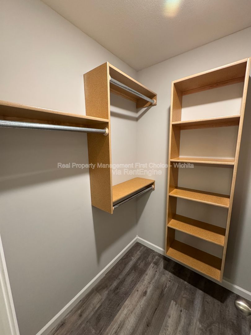 Gallery Image 16