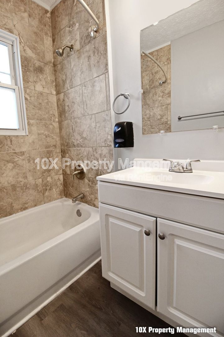 Gallery Image 16