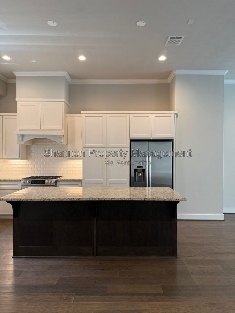 Gallery Image 0