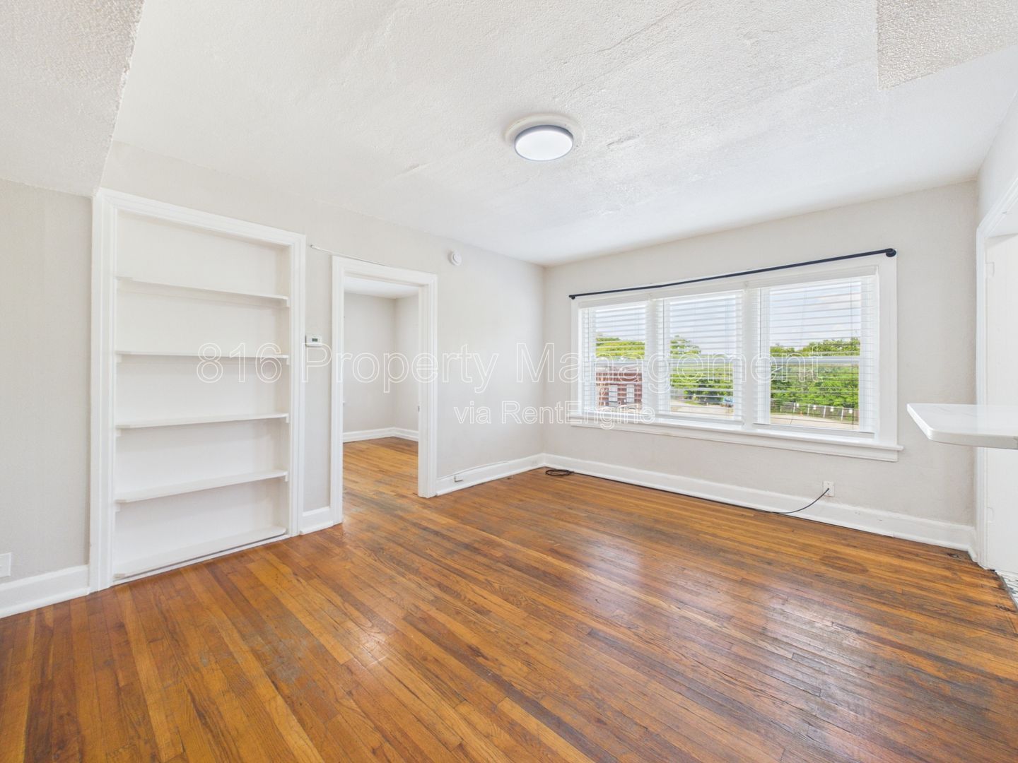Gallery Image 0