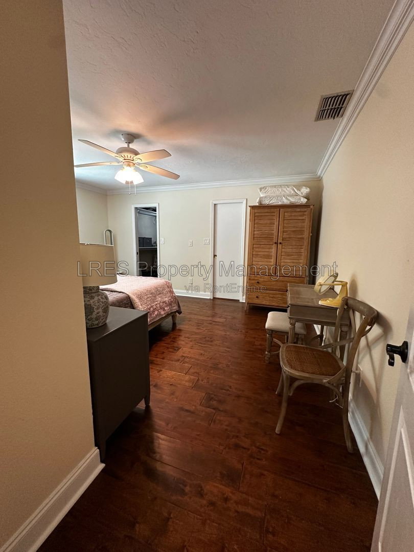 Gallery Image 22