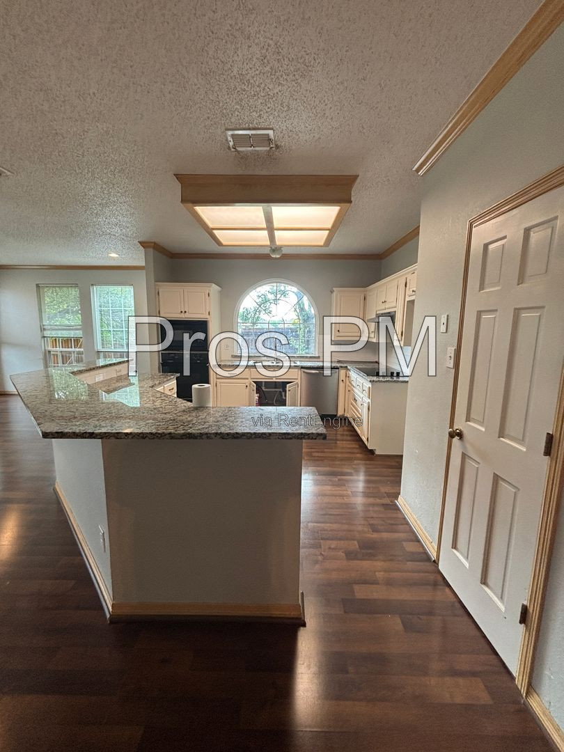 Gallery Image 16