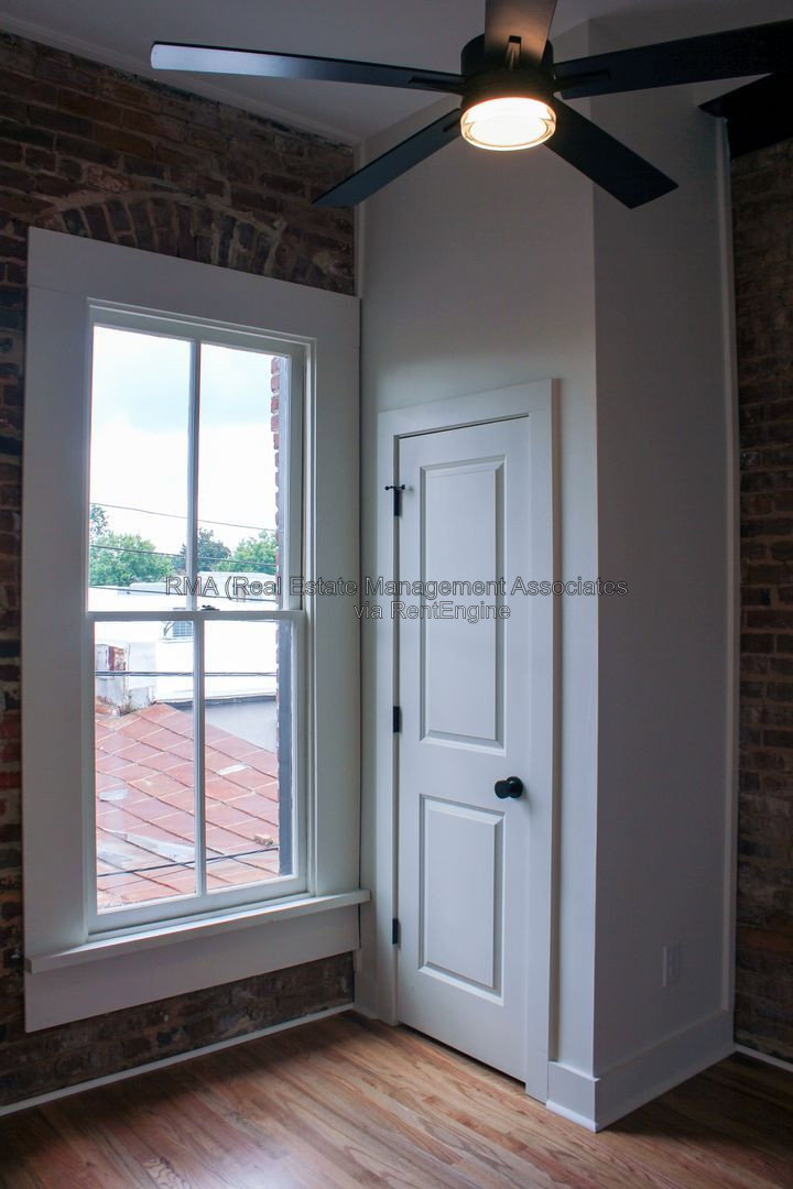 Gallery Image 16