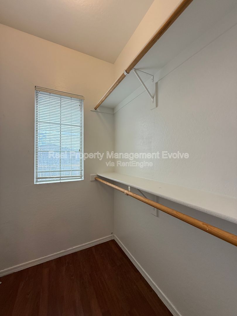 Gallery Image 31