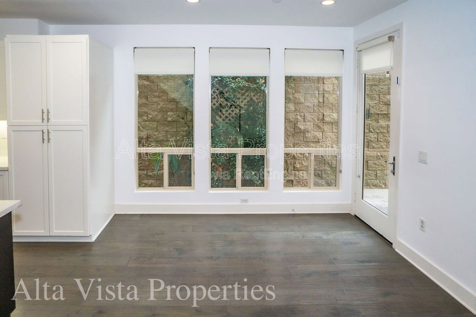 Gallery Image 16