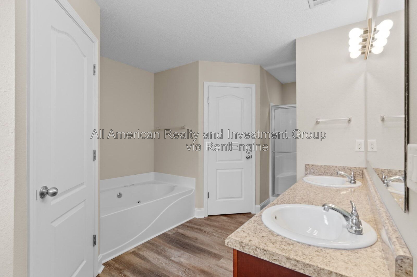 Gallery Image 0