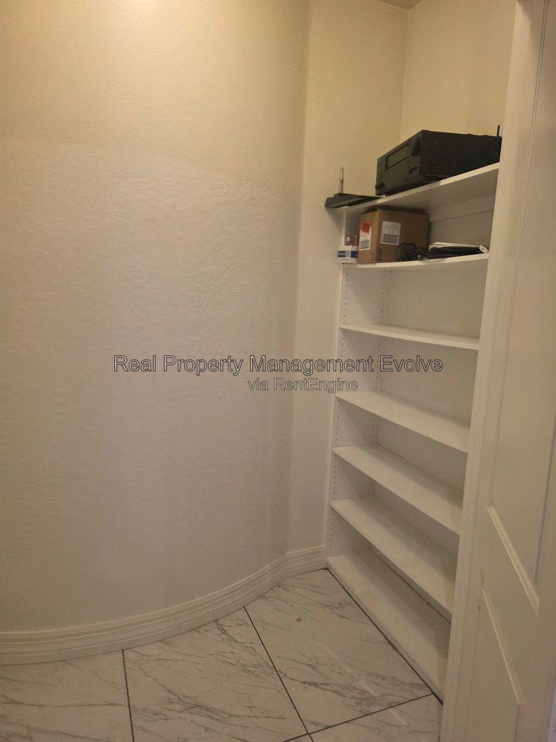 Gallery Image 39