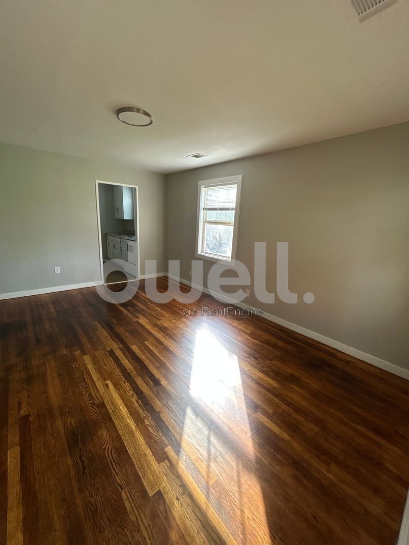 Gallery Image 0