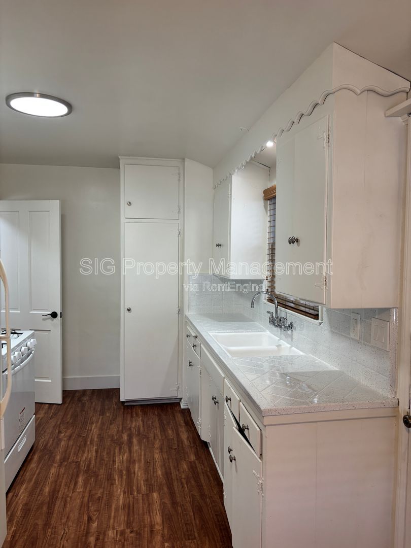 Gallery Image 14