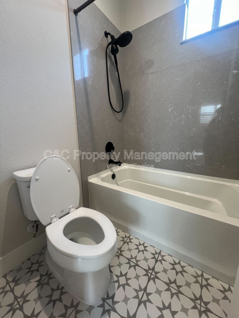 Gallery Image 15