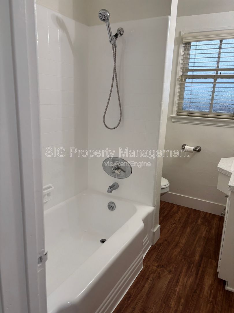 Gallery Image 17