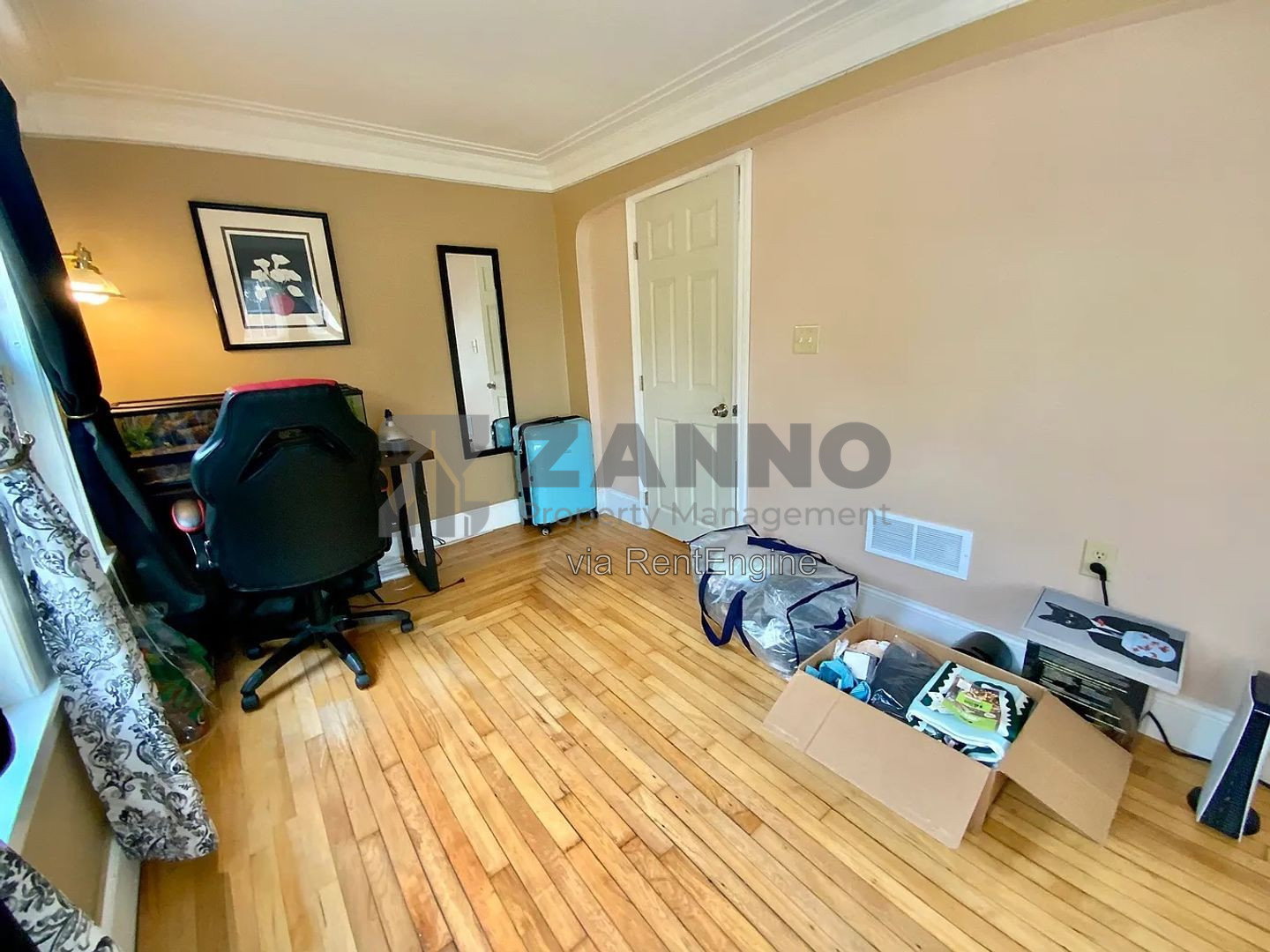 Gallery Image 13