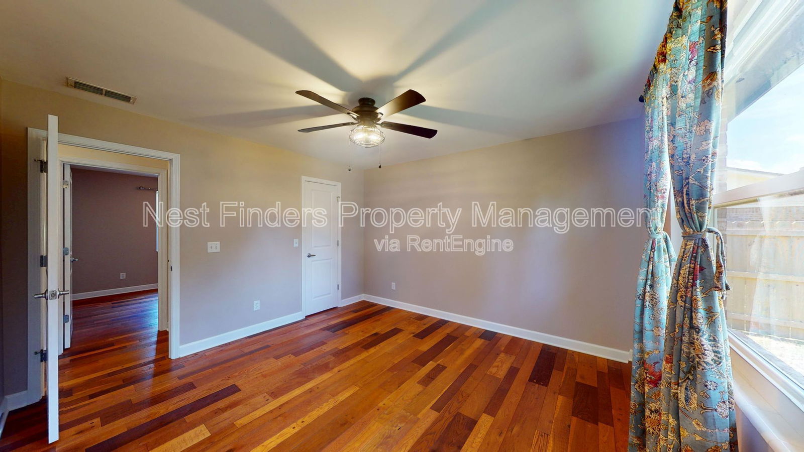 Gallery Image 16